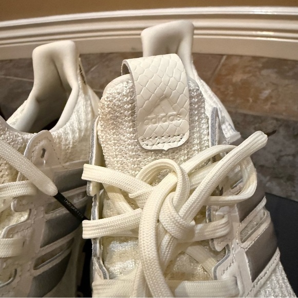 Women's Adidas Ultra Boost 4.0 Game Of Thrones Targaryen size 8 limited ed



﻿ - Picture 11 of 15